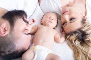 La interrupción de los tratamientos de fertilidad por la COVID 19 resta unos 4.000 a la natalidad es...
