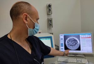 El éxito de la alta precisión tecnológica del laboratorio de reproducción asistida